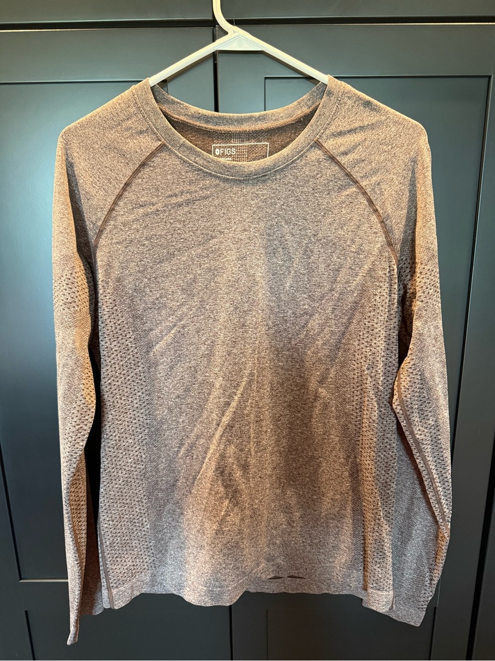 Figs Women’s Long Sleeve Performance Tee in Heathered Brown